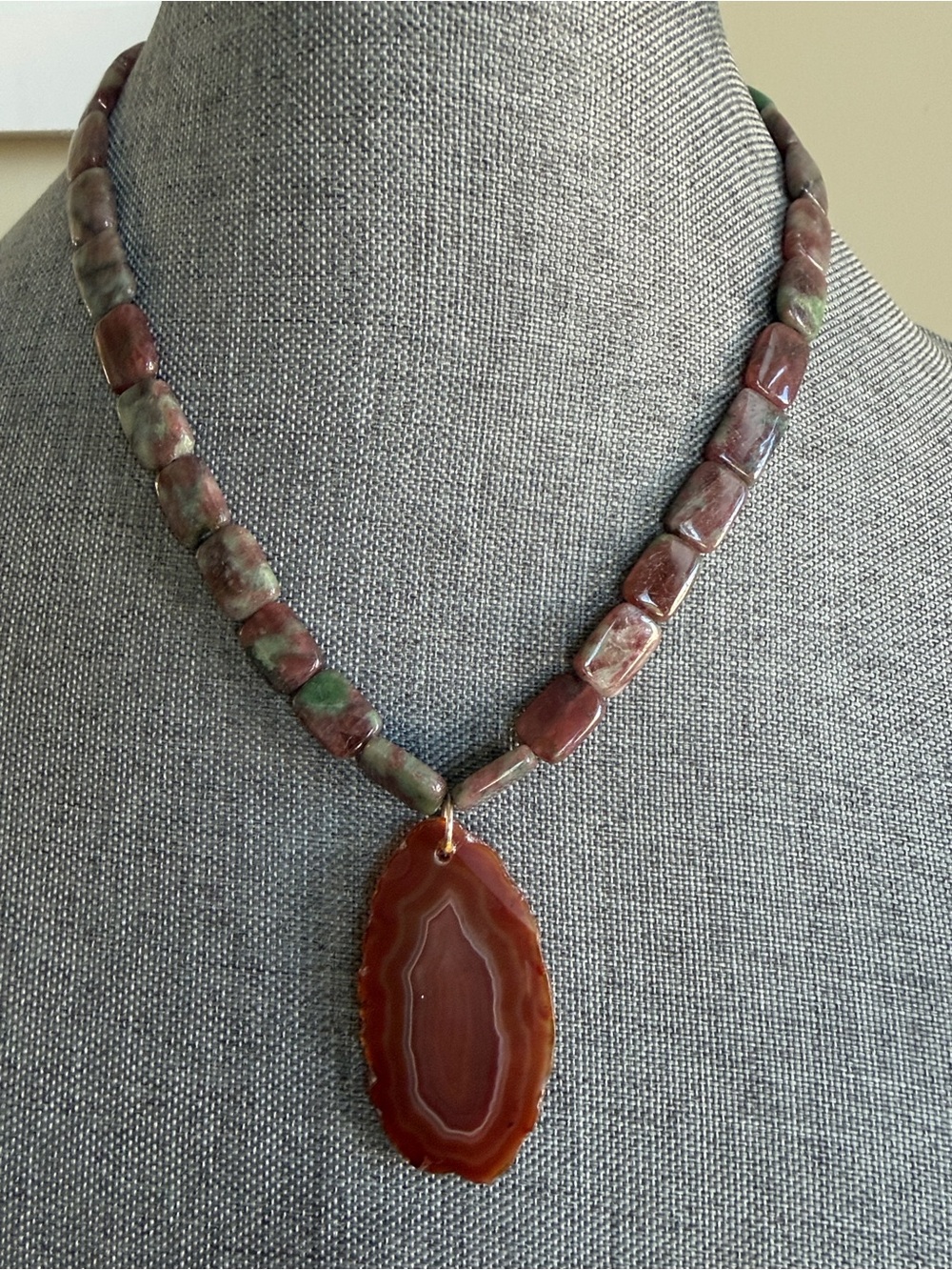 VINTAGE BRECIATED JASPER & CARNELIAN AGATE SLICE FOCAL NECKLACE Natural Gemstone